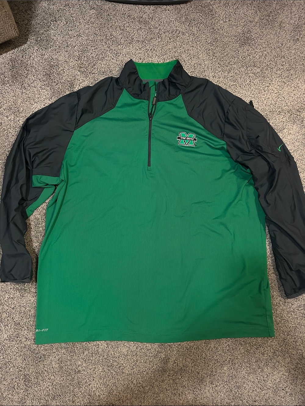 Nike Green and Black Lightweight 1/4 Zip Pullover Jacket